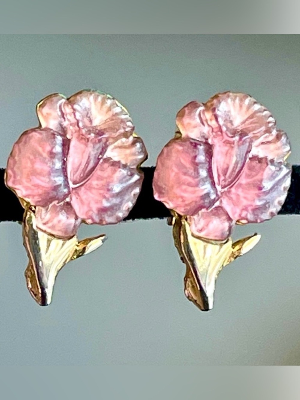 Vintage Pink Lucite Flower Clip Earrings Gold Tone Mid Century Floral Retro 1950